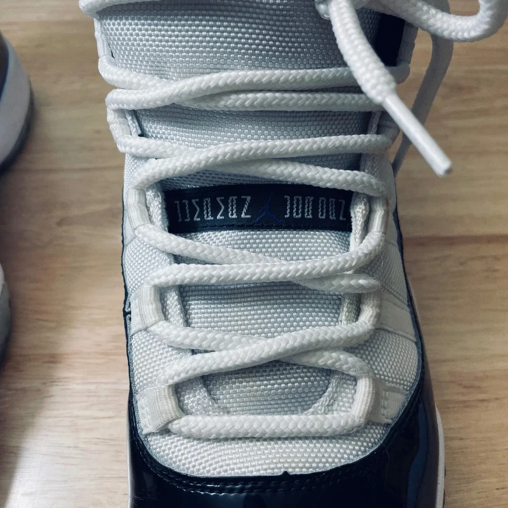 Jordan 11 Retro Concord 2018 White Black 378037-100 Mens Size 11, with box